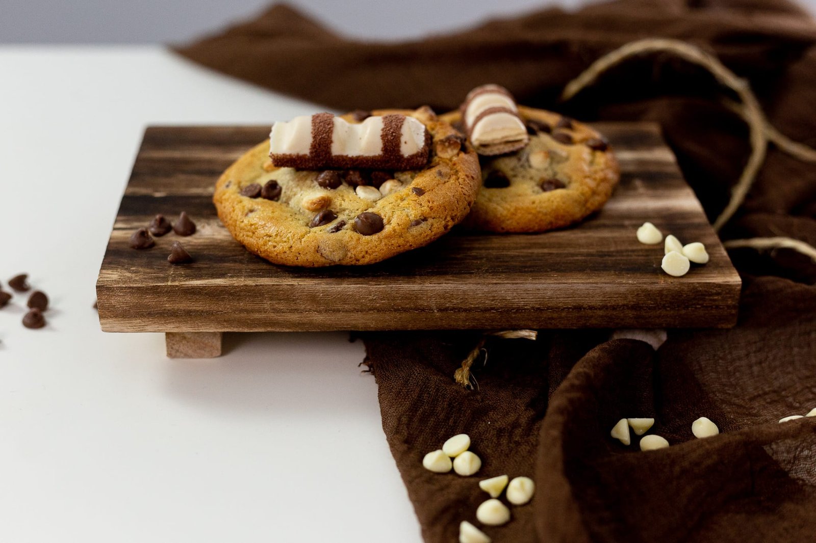 Kinder Bueno cookies on a wooden board